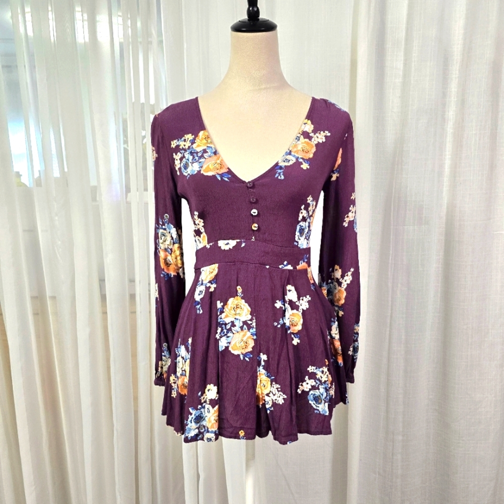 Forever 21 Plum Purple Floral‎ Romper Long Sleeve Size S